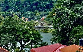 Sesatha Lake Kandy