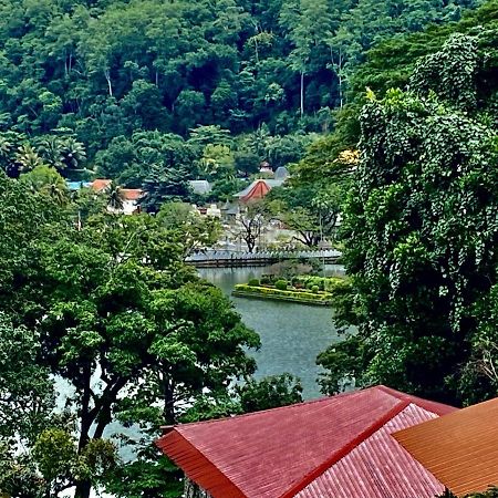 Sesatha Lake Kandy Exterior photo